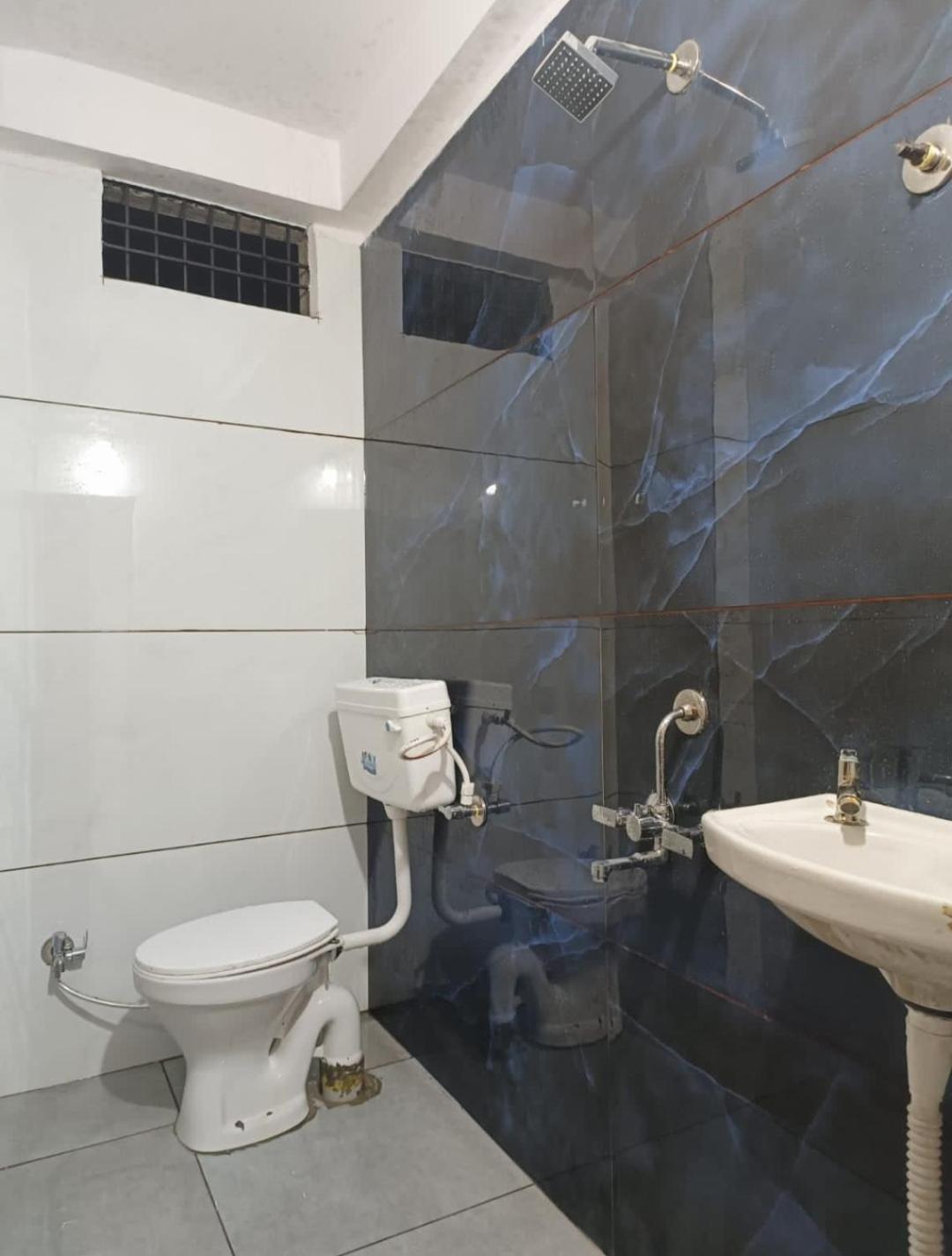 Hanumant Kripa Geust House Only For Family Ujjain Buitenkant foto