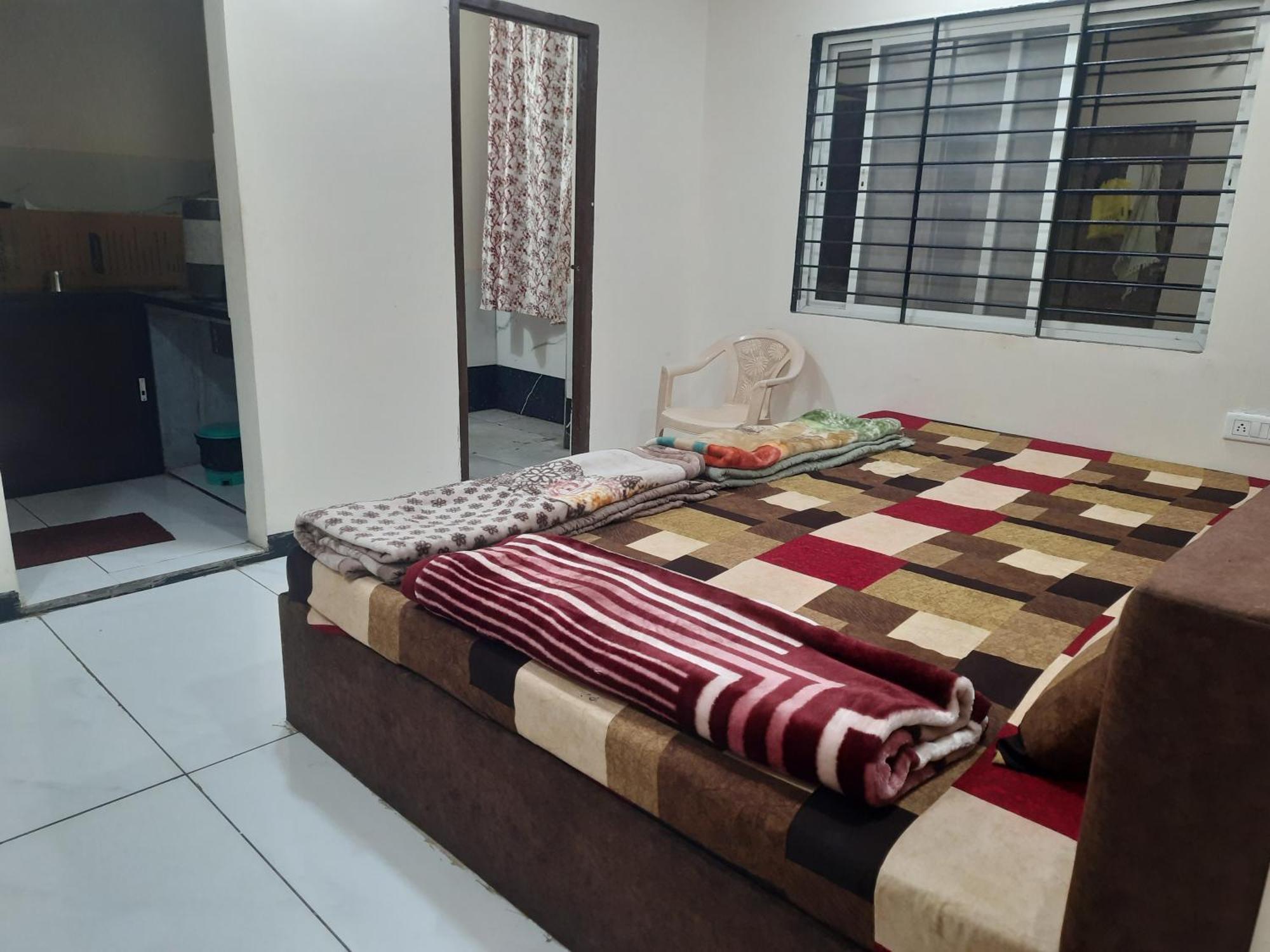 Hanumant Kripa Geust House Only For Family Ujjain Buitenkant foto