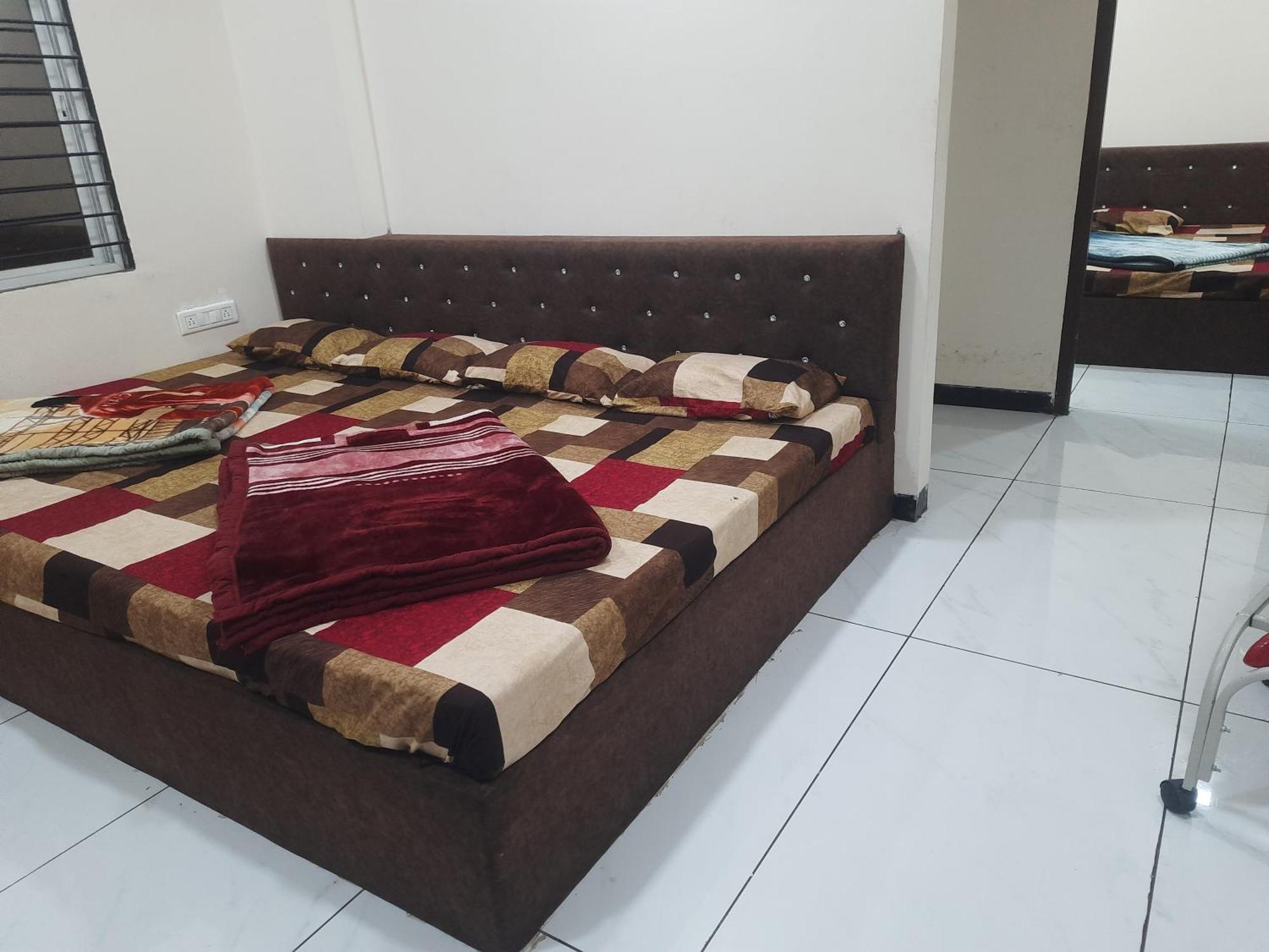 Hanumant Kripa Geust House Only For Family Ujjain Buitenkant foto